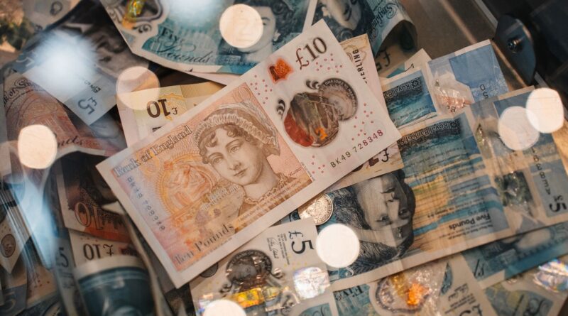 El Banco de Inglaterra flexibiliza las reglas para stablecoins y fija un techo de emisión de 40.000 millones de libras