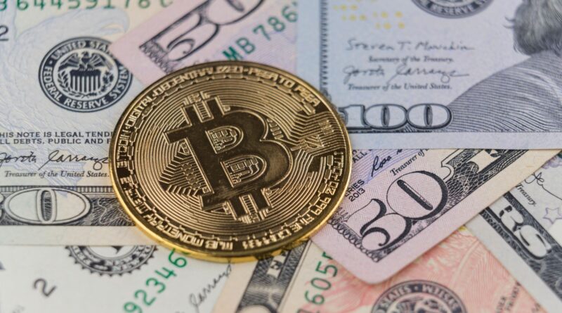 Bitcoin resiste sobre $64,000 mientras el mundo espera la decisión de tasas de la Fed que podría romper 30 años de manual