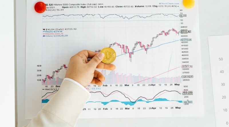 Bitcoin apunta a los 70.000 dólares: instituciones, ballenas y apuestas millonarias se alinean para un rally histórico