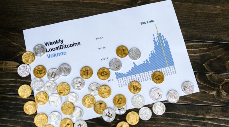 Bitcoin supera los 64.000 dólares tras dato de inflación favorable, pero tensiones geopolíticas frenan el avance