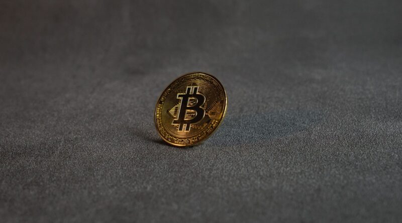 BlackRock, ETFs y Japón: La semana en que las finanzas tradicionales abrazaron las criptomonedas
