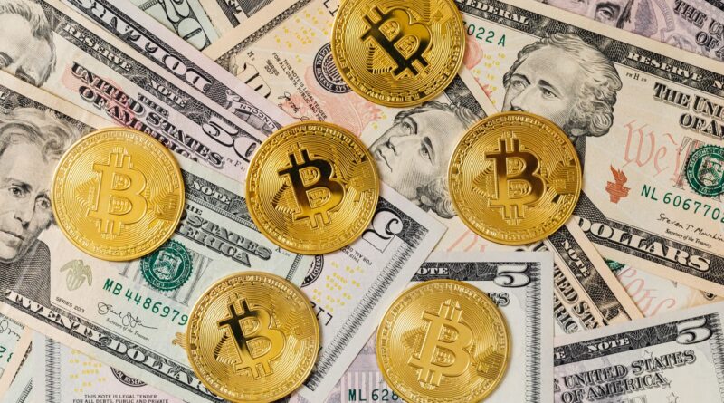 El gobierno de EE.UU. transfiere casi $300 millones en criptomonedas confiscadas a Coinbase Prime y reabre el debate sobre la promesa de Trump