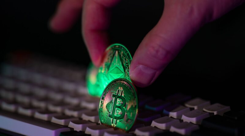 Semana negra para las criptomonedas: fallo millonario en Aptos, colapso del token TRUMP y narcos lavando dinero con cripto en Brasil