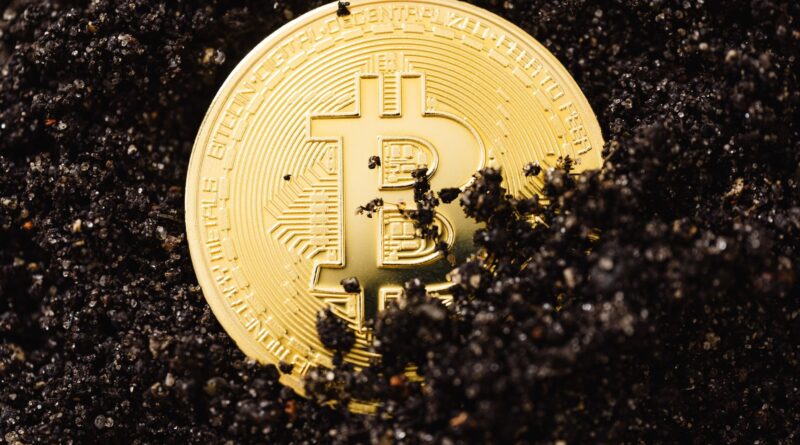 La minería de Bitcoin entra en crisis: dificultad cae, Rusia expande su veto y un gigante japonés cierra operaciones