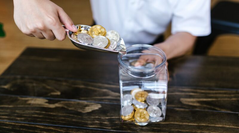 Tether gana 1.500 millones en el segundo trimestre, pero sus reservas de seguridad se reducen a la mitad